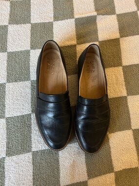 Naturalizer Black Loafers